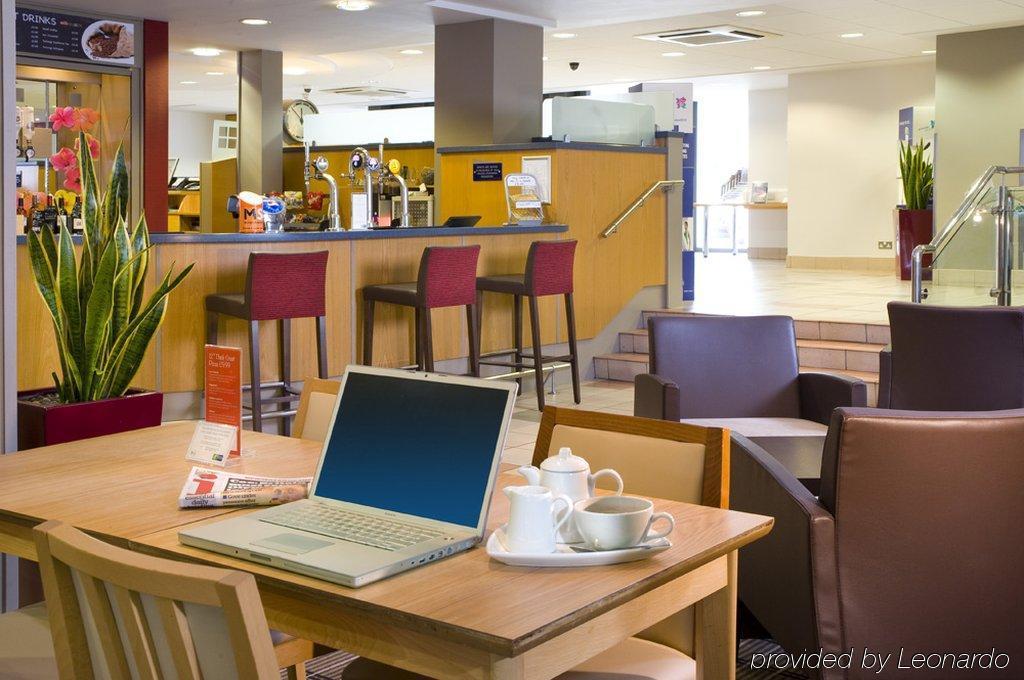 Holiday Inn Express Droitwich Spa By Ihg Εστιατόριο φωτογραφία