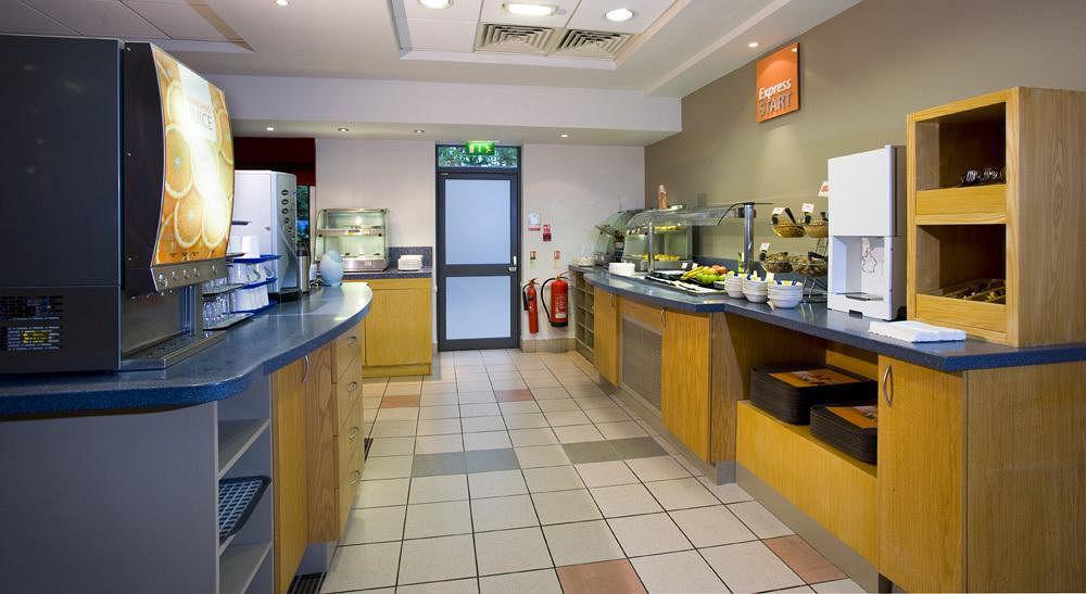 Holiday Inn Express Droitwich Spa By Ihg Εστιατόριο φωτογραφία